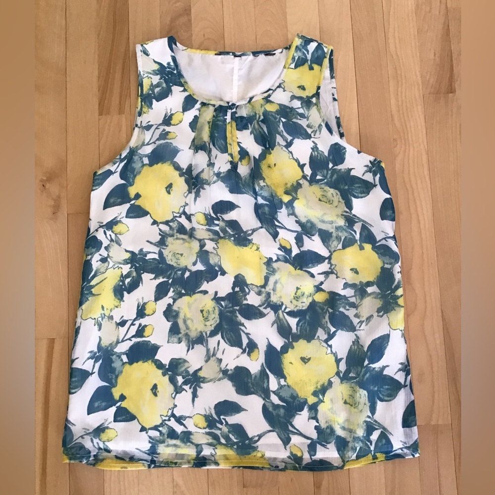 Floral Flowy Top 🌼
